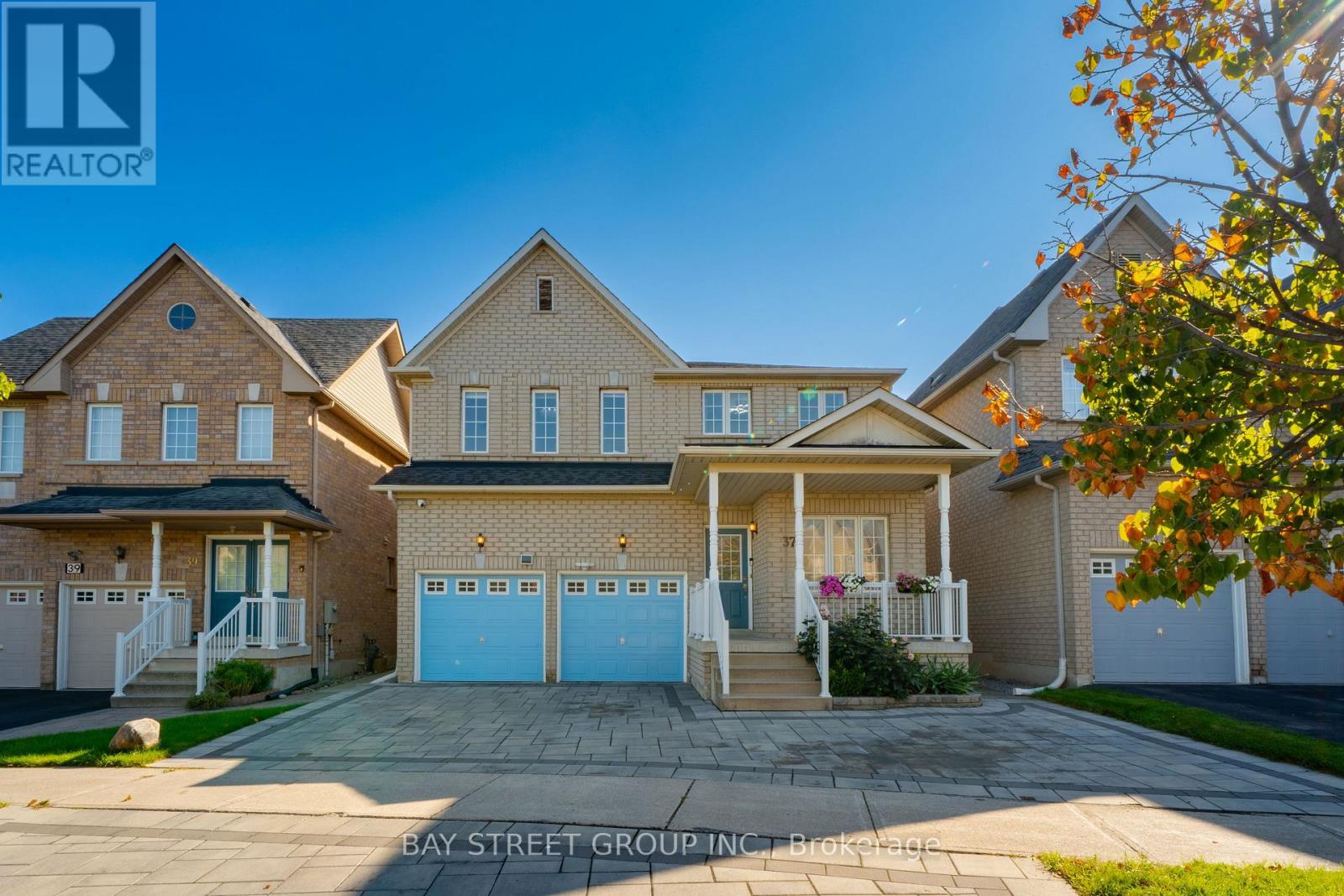 37 REMBRANDT DRIVE - 1