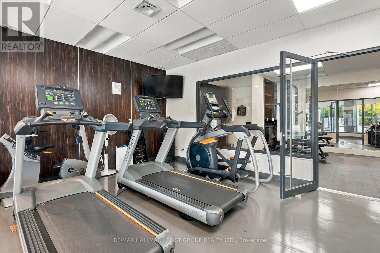 #912 1135 ROYAL YORK ROAD - 32