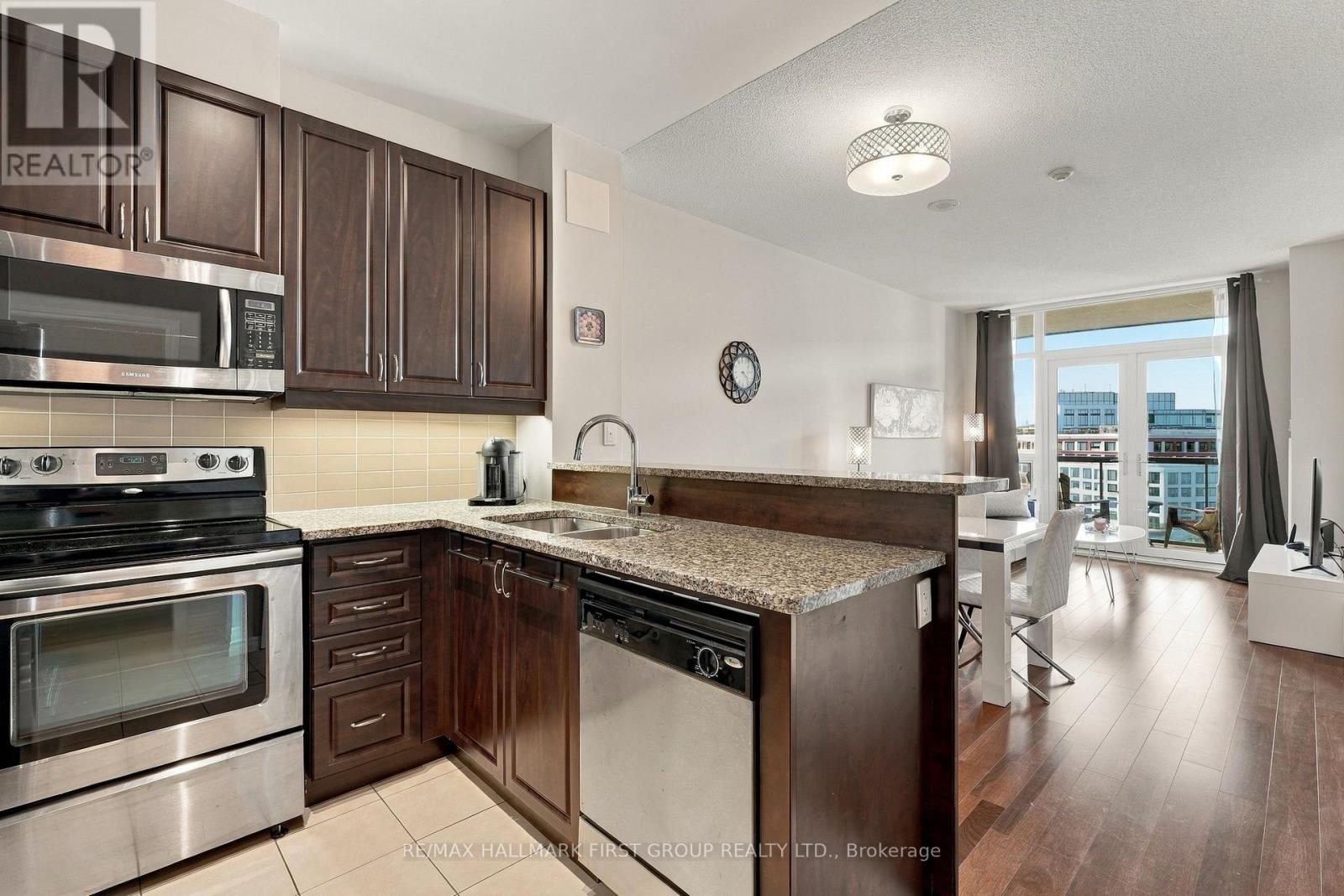 #912 1135 ROYAL YORK ROAD - Image 4