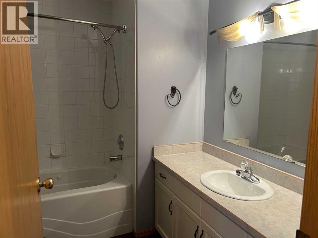 605 2A Avenue SW, Slave Lake — photo 7