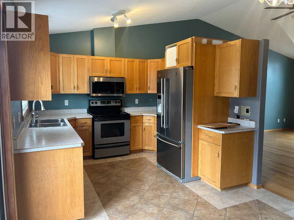 605 2A Avenue SW, Slave Lake — photo 5