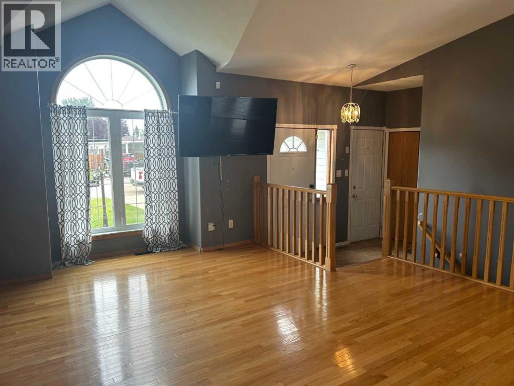 605 2A Avenue SW, Slave Lake — photo 3