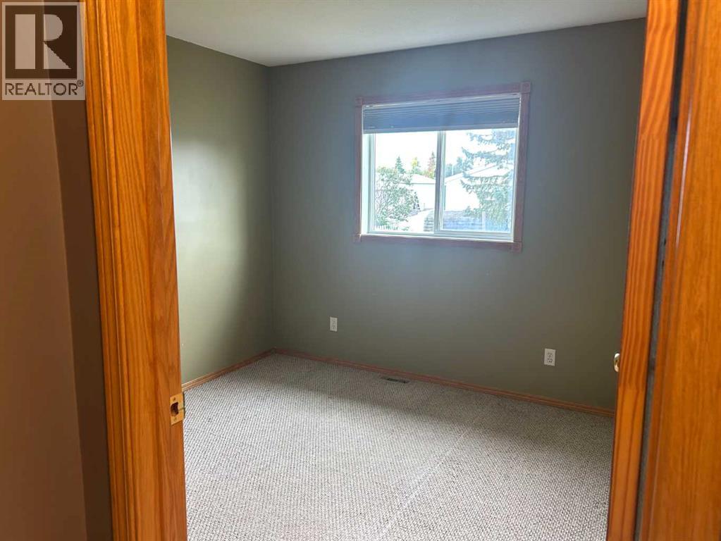 605 2A Avenue SW, Slave Lake — photo 9