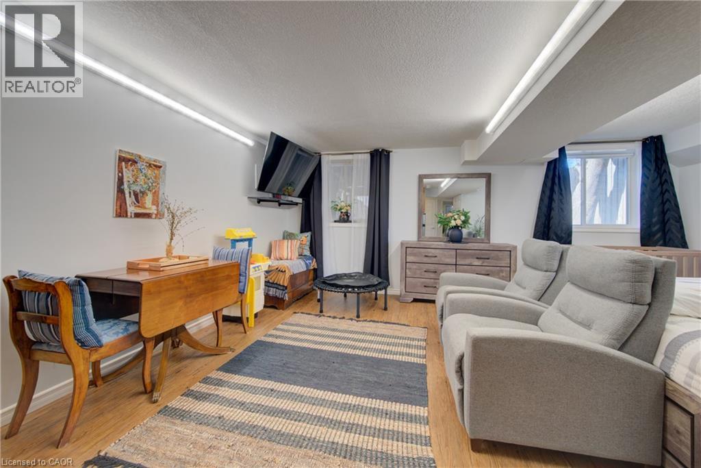 489 LEANDER Place - 36