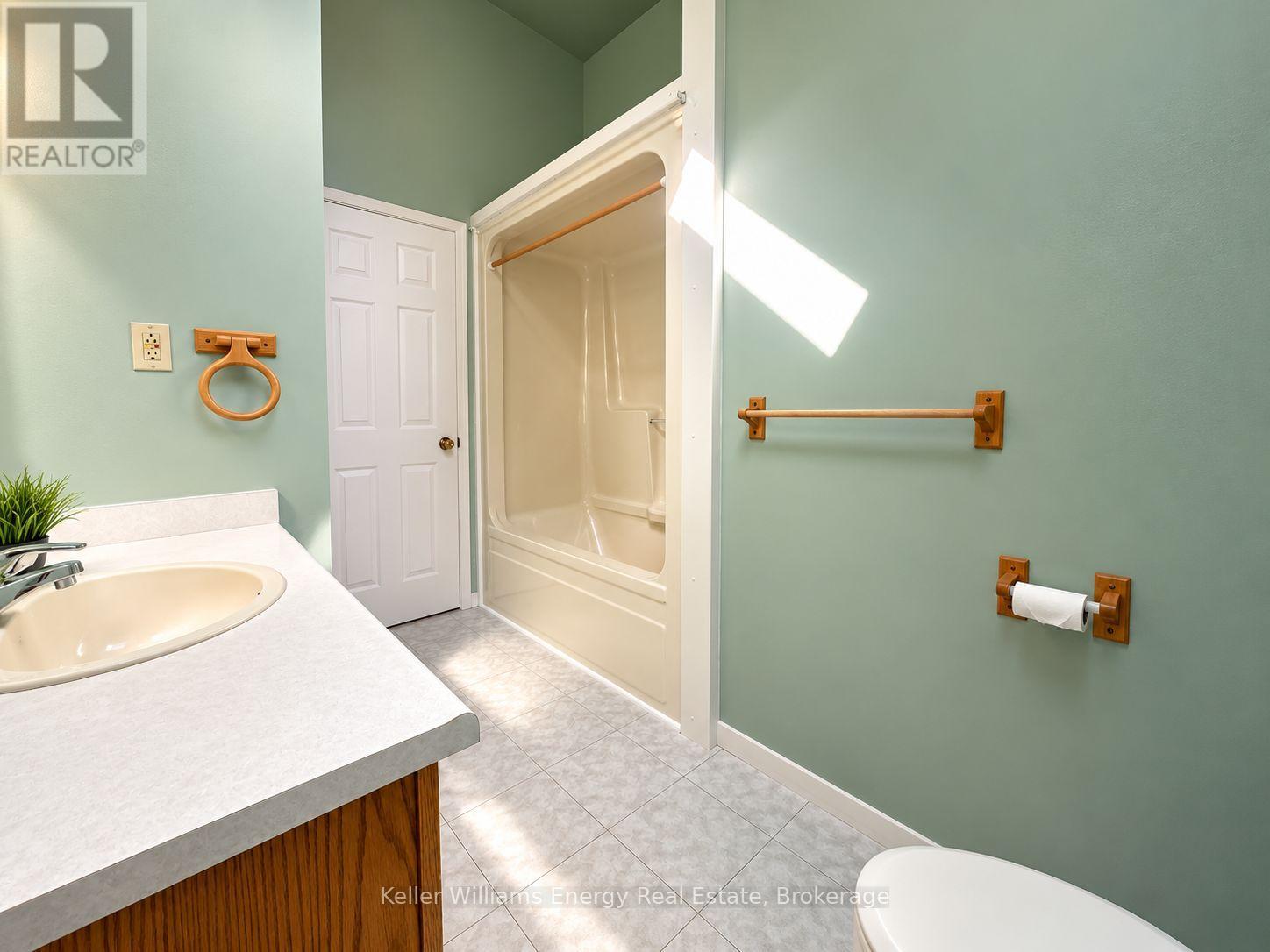 1443 ELIZABETH STREET - Image 28