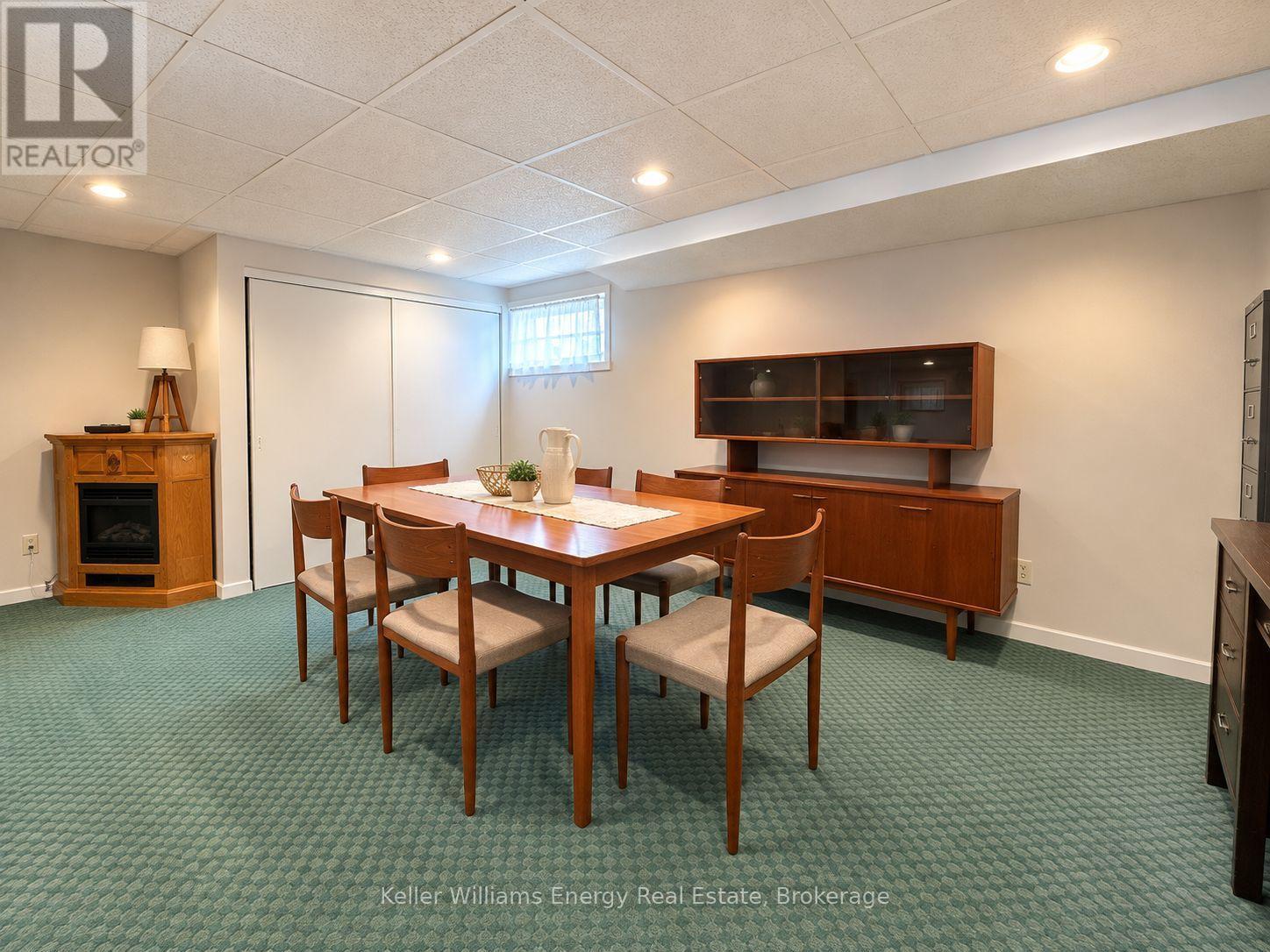 1443 ELIZABETH STREET - Image 34