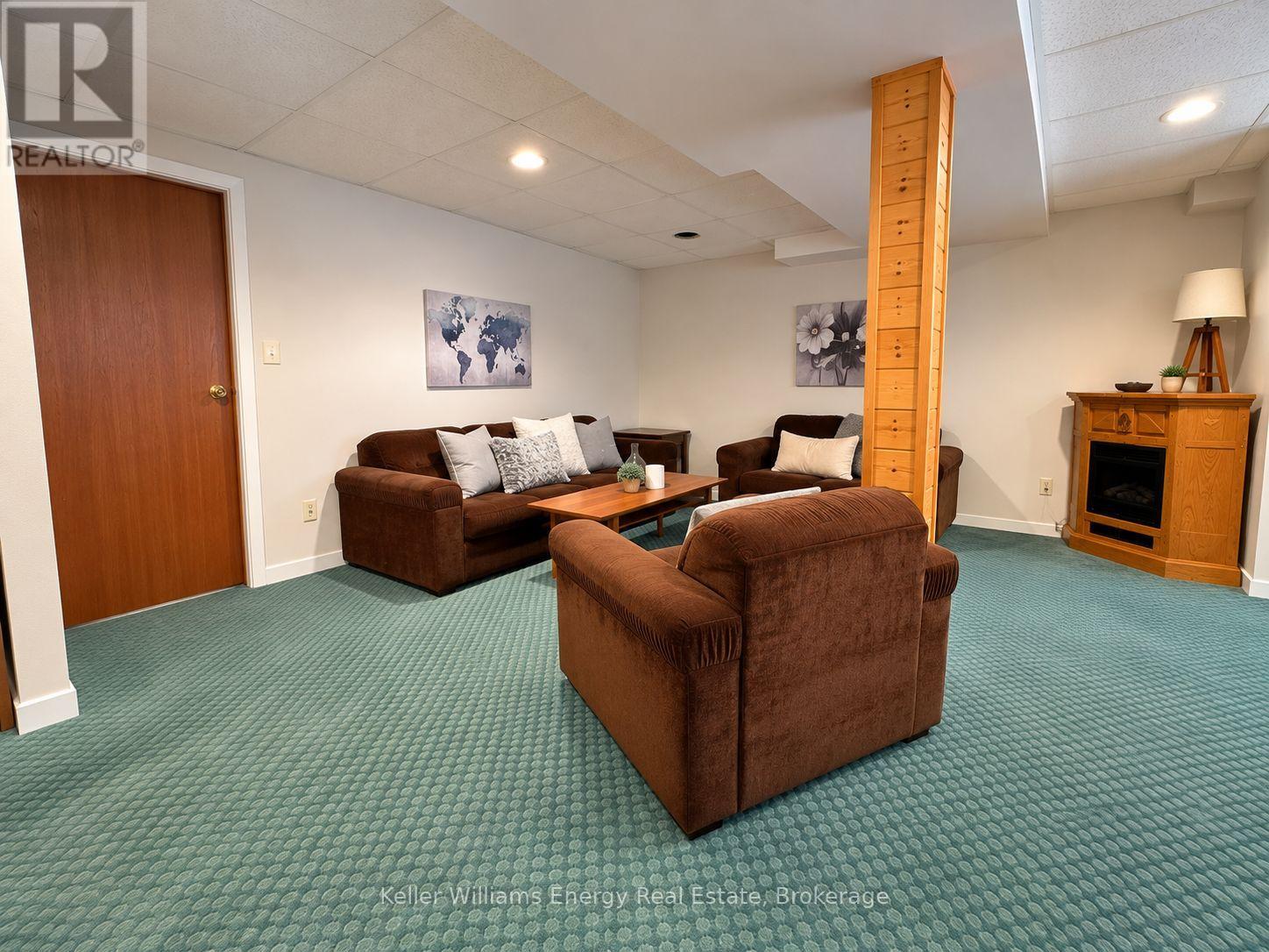 1443 ELIZABETH STREET - Image 35