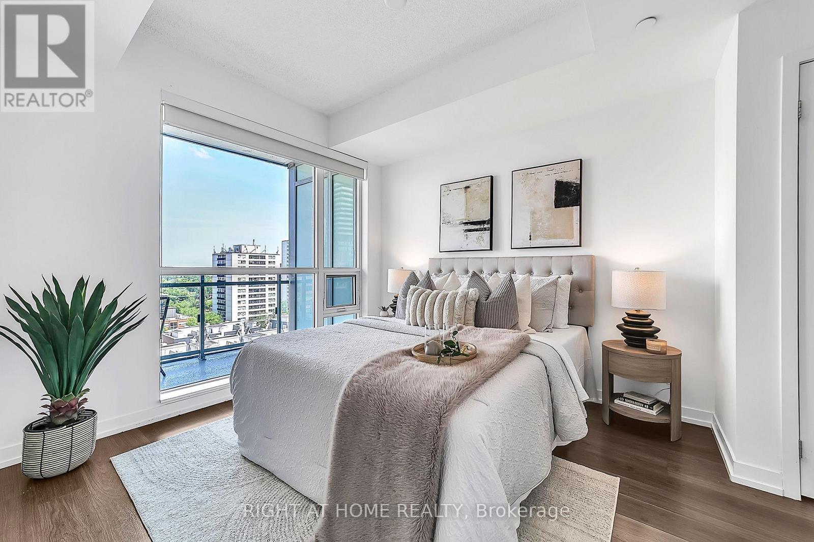 ## 916 98 LILLIAN STREET - Image 16