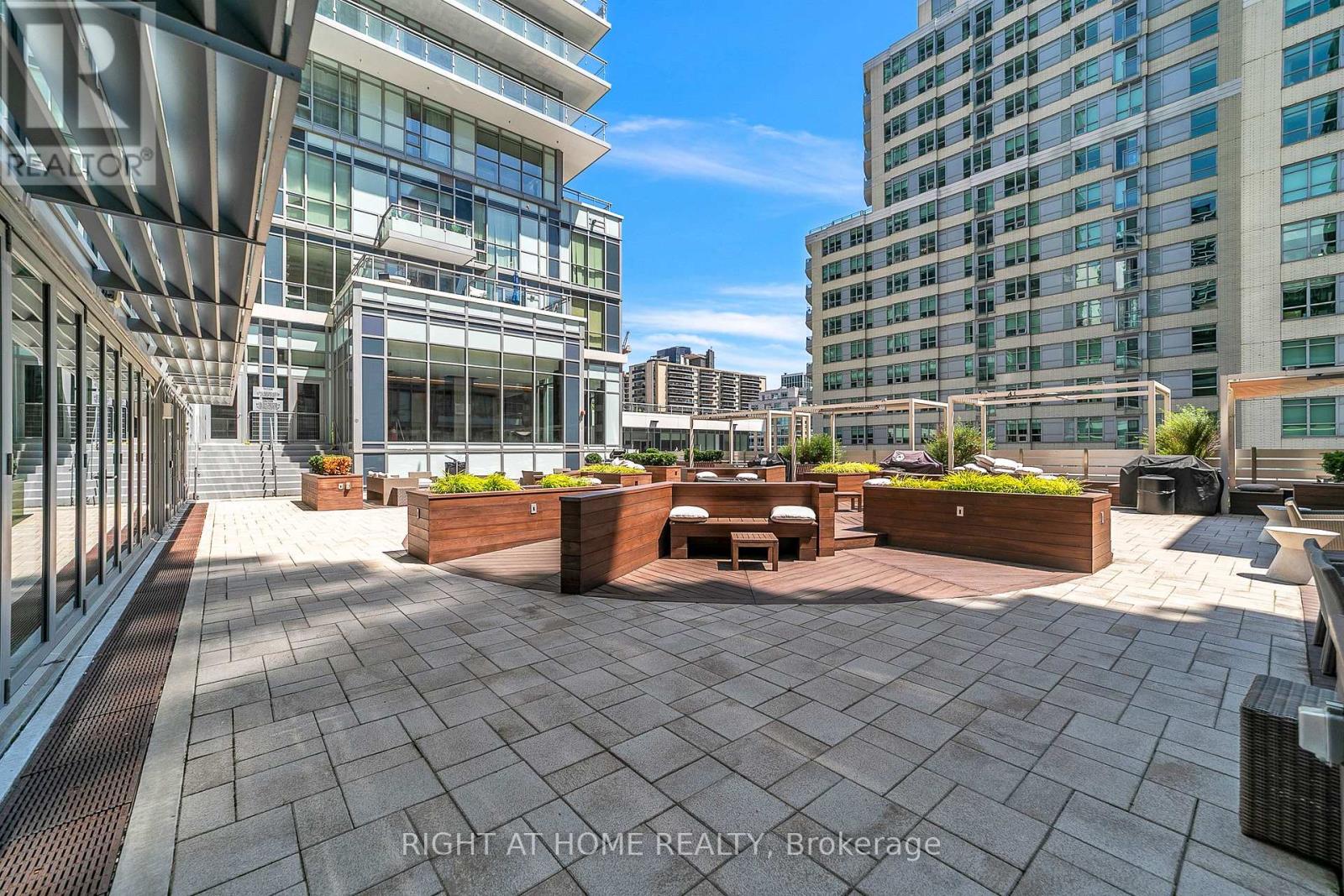 ## 916 98 LILLIAN STREET - Image 31