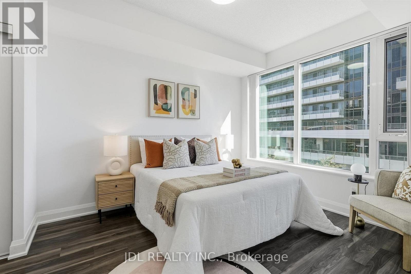 #220 68 CANTERBURY PLACE - 16