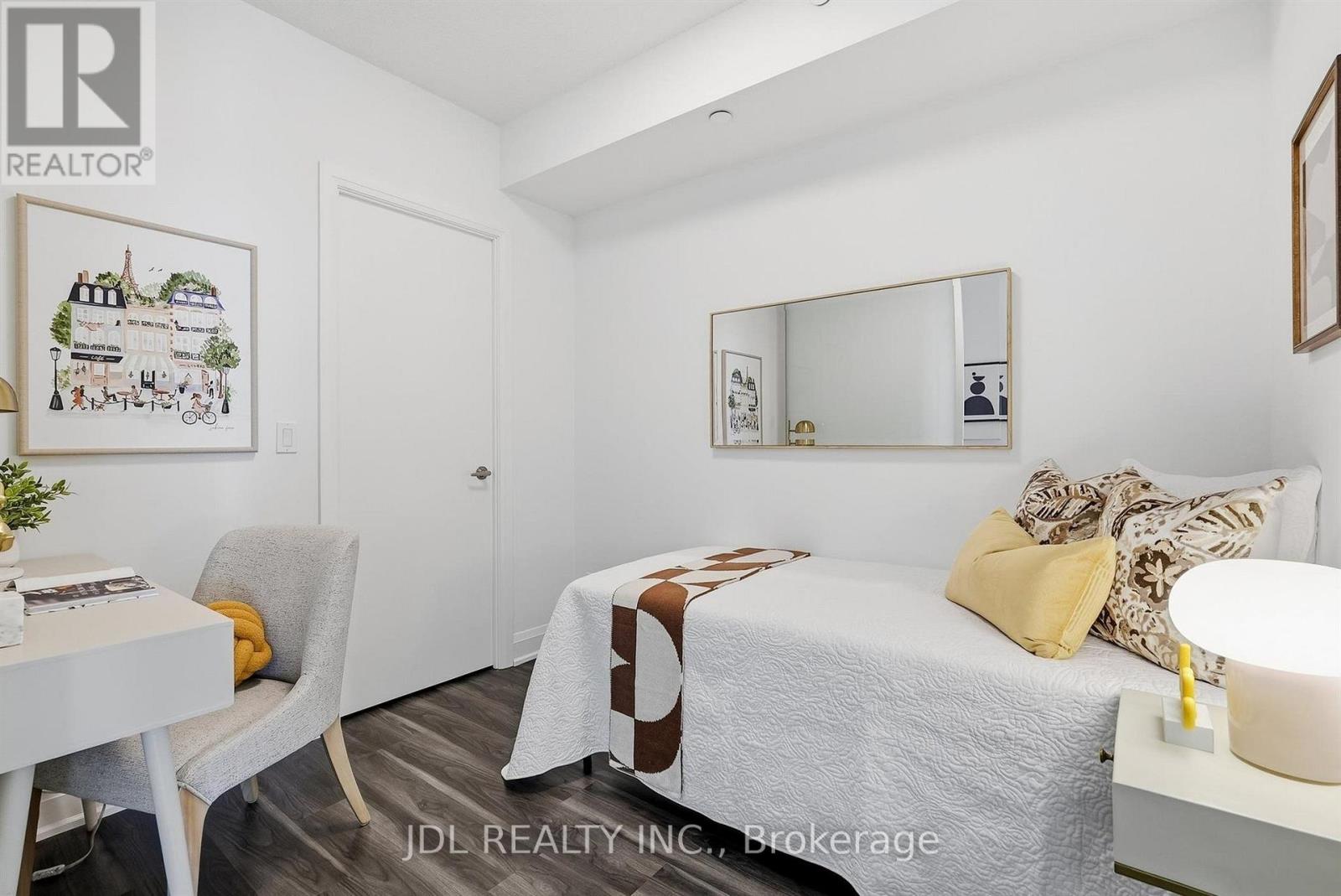 #220 68 CANTERBURY PLACE - 23
