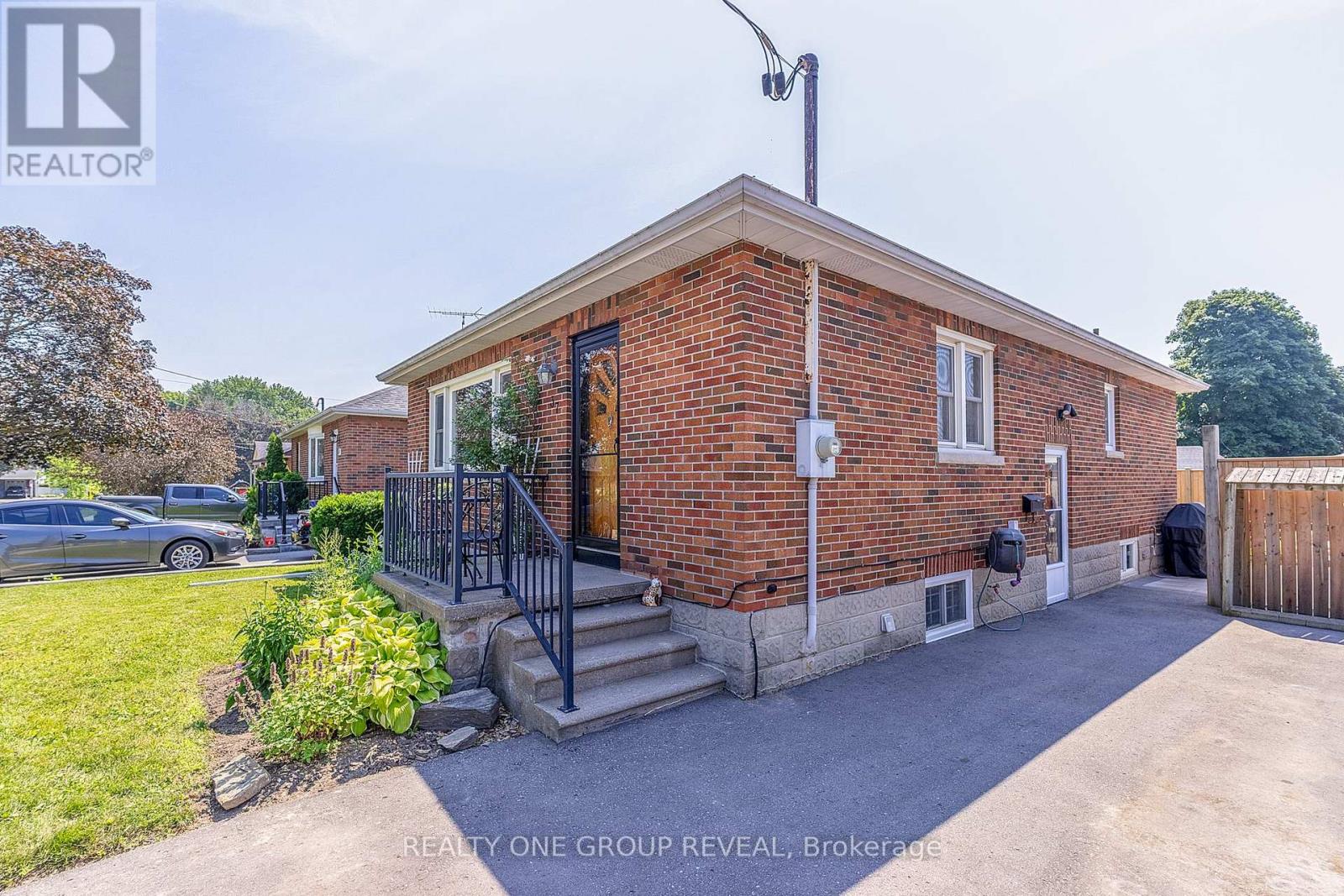 37 PRINCE STREET, Clarington (Bowmanville) — photo 3