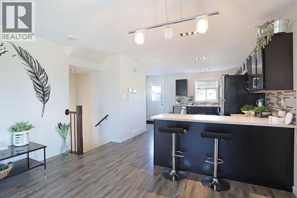 347 17 Street E - 11