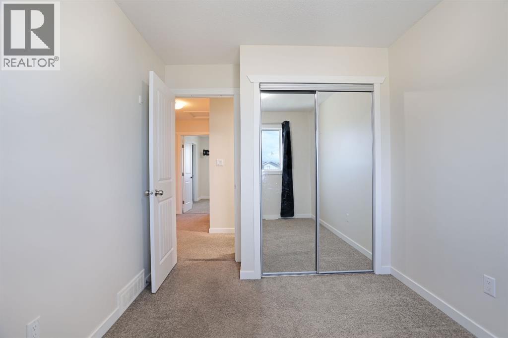 347 17 Street E - 29