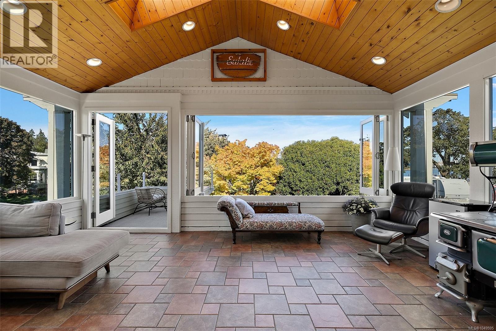 485 Head St SW, Esquimalt