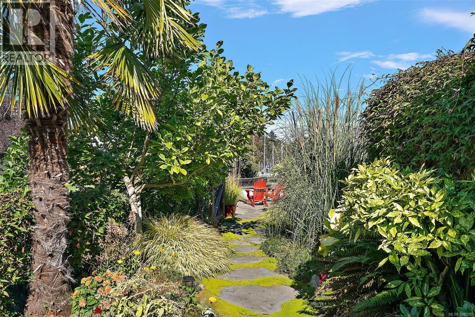 485 Head St SW, Esquimalt