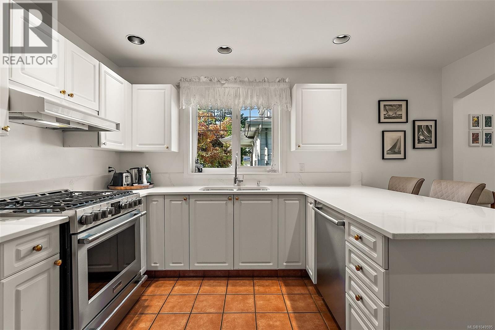 485 Head St SW, Esquimalt