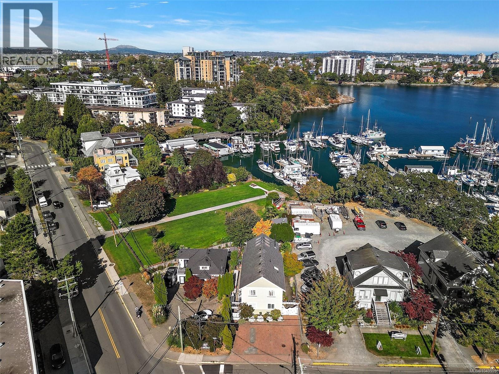 485 Head St SW, Esquimalt