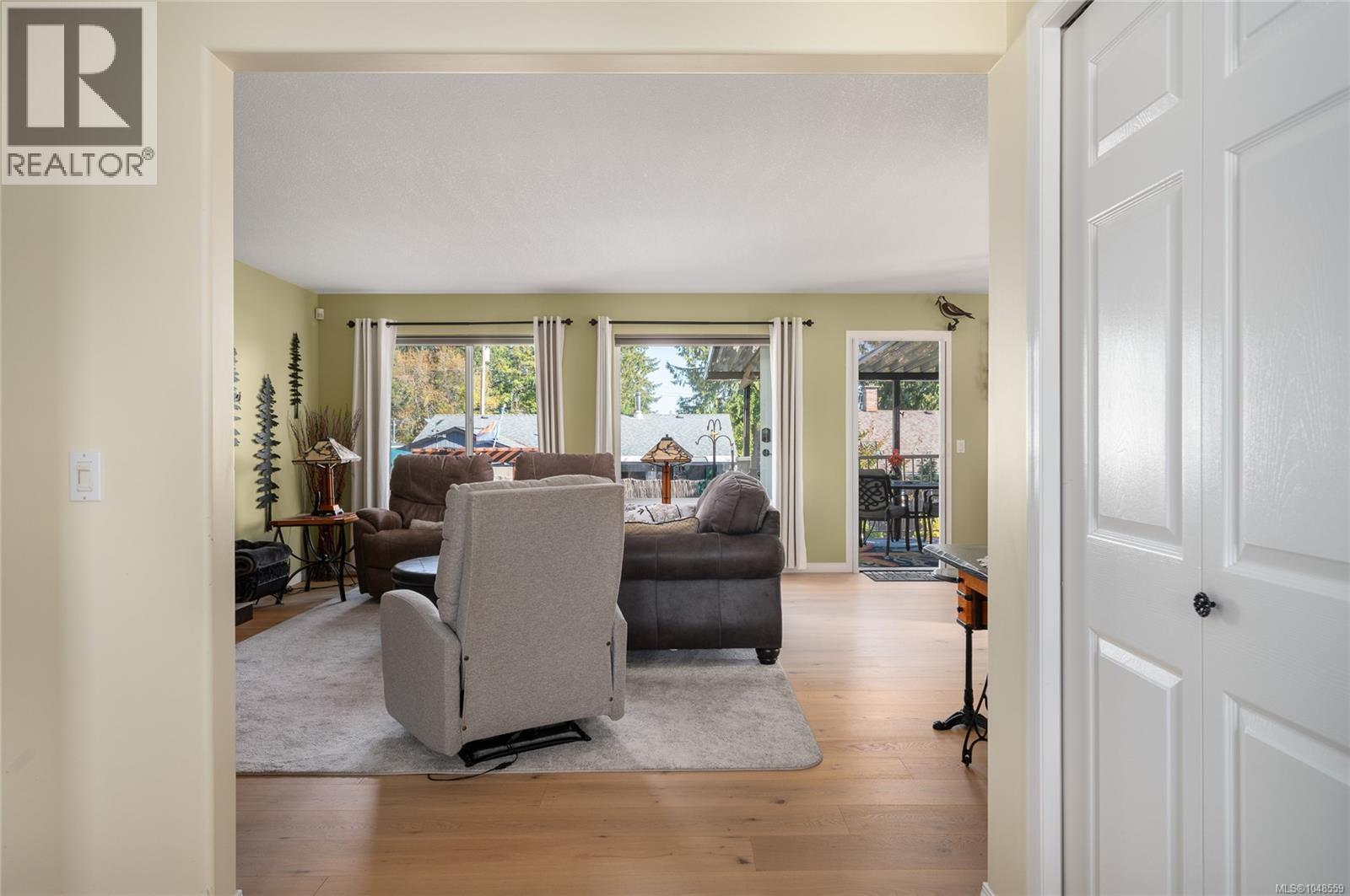 763 Doehle Ave - Image 15