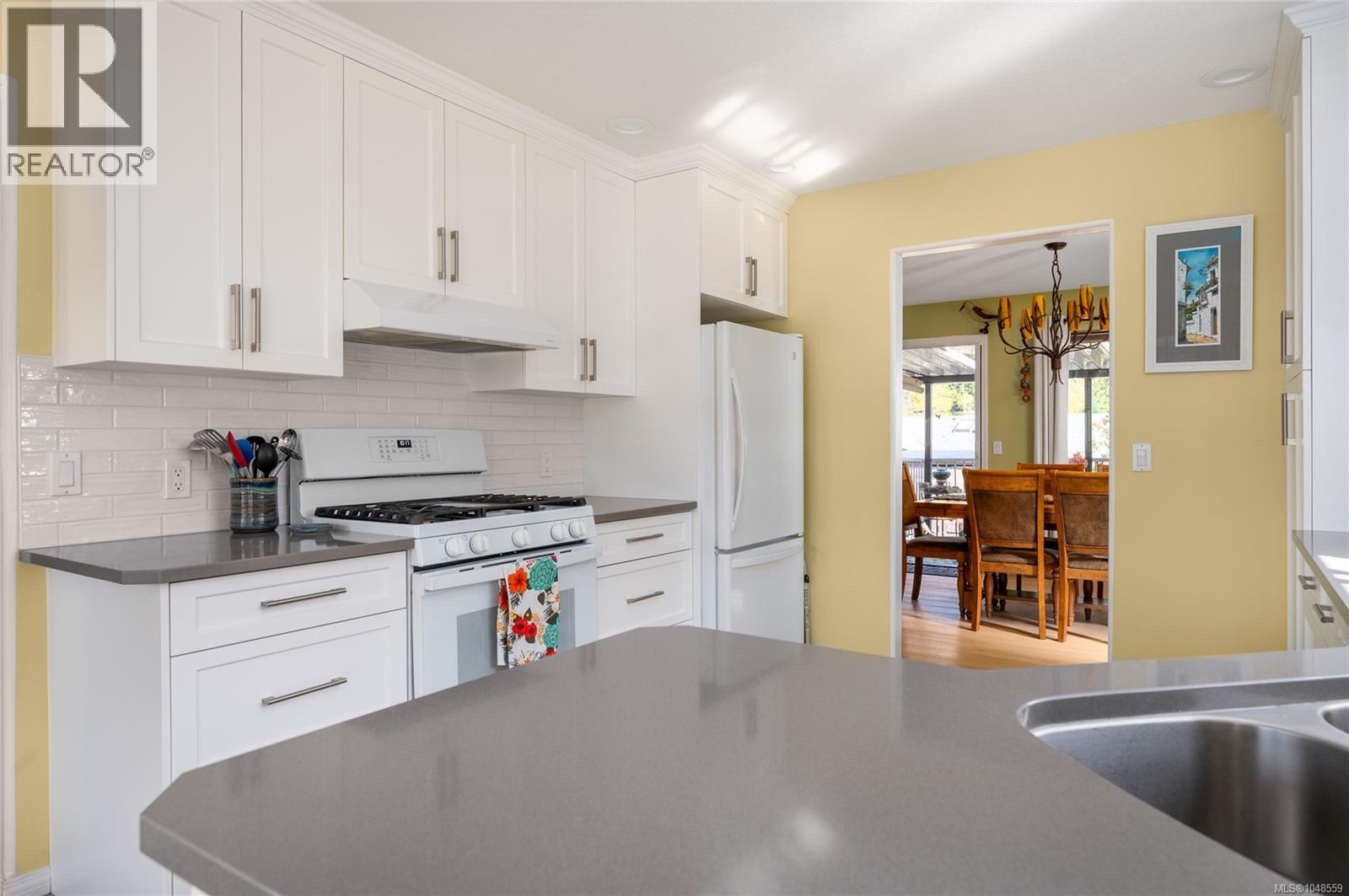 763 Doehle Ave - Image 23