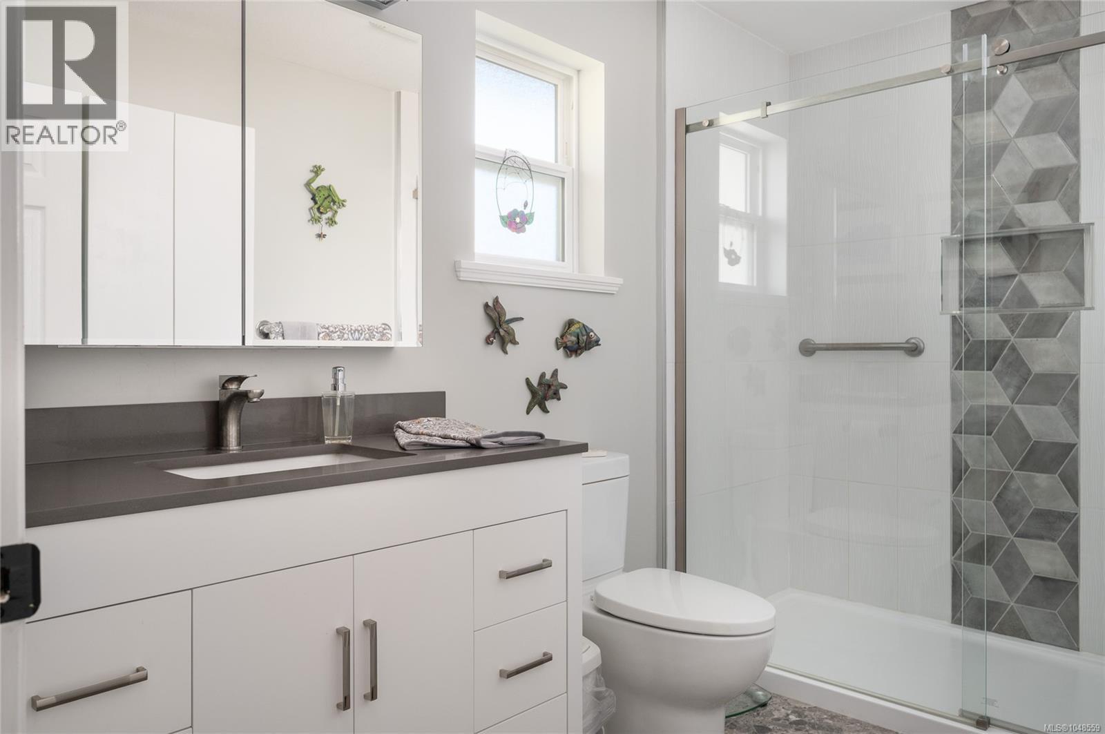763 Doehle Ave - Image 29