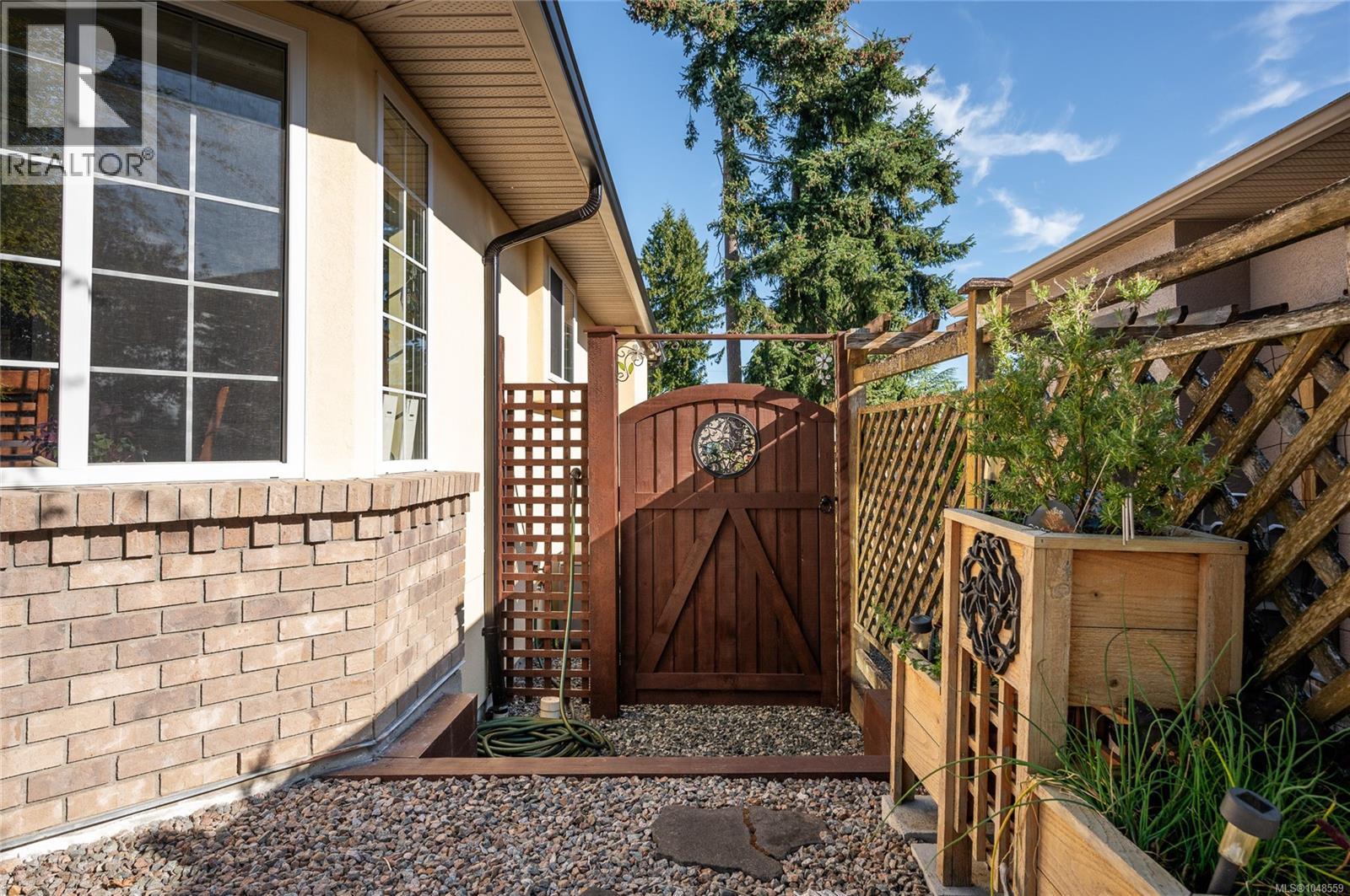 763 Doehle Ave - Image 34