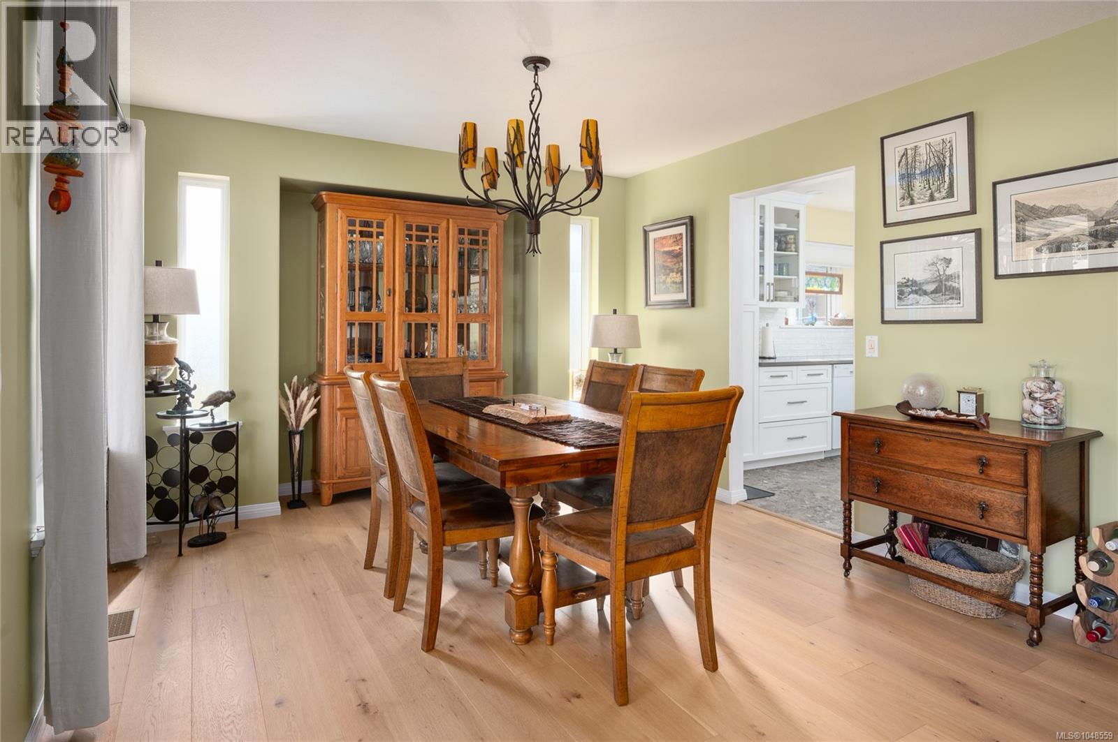 763 Doehle Ave - Image 4
