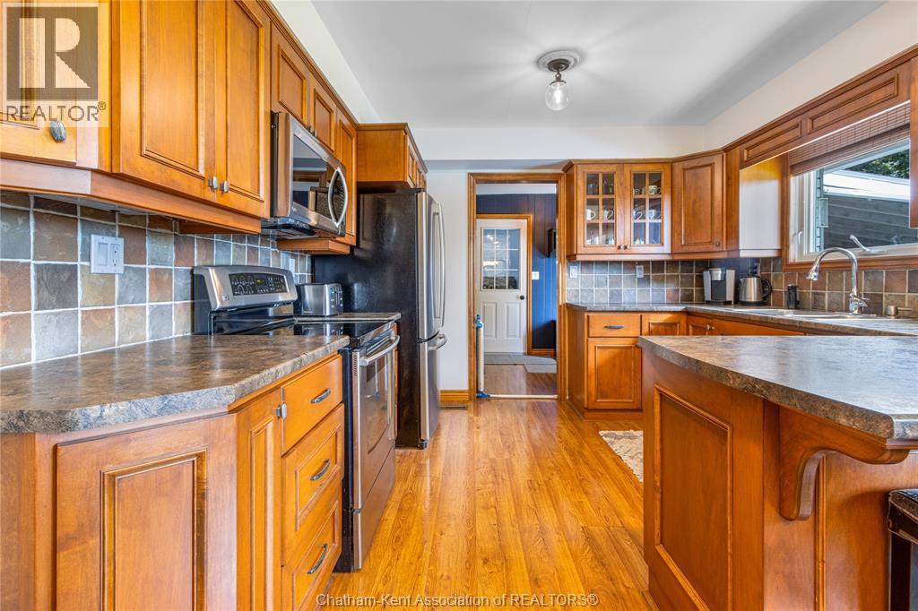 31 JEFFREY STREET West - 12