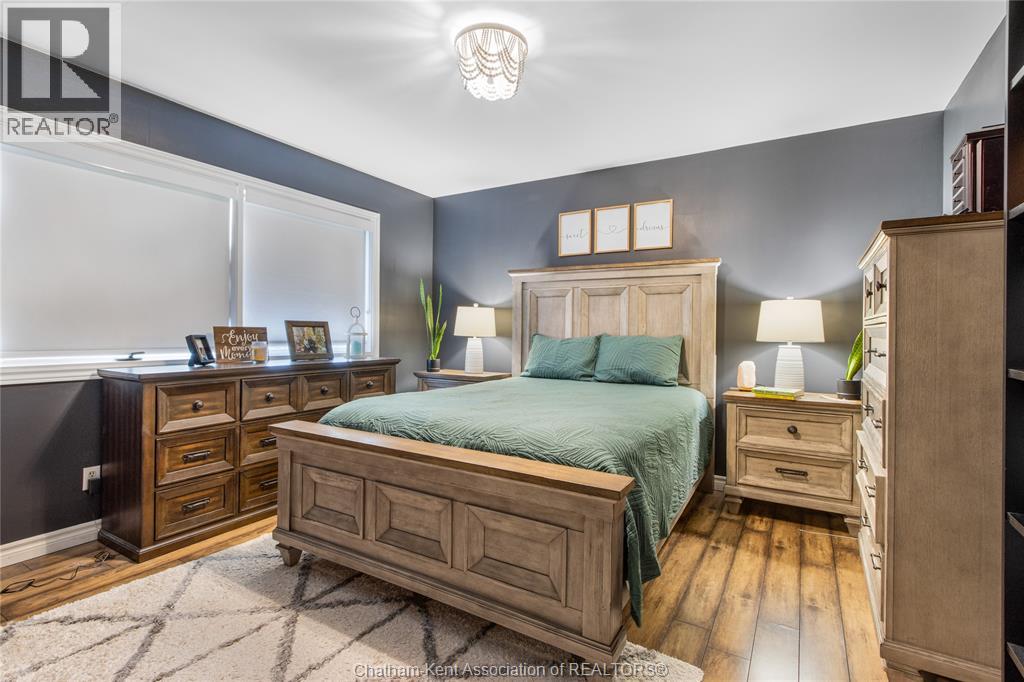 31 JEFFREY STREET West - 17