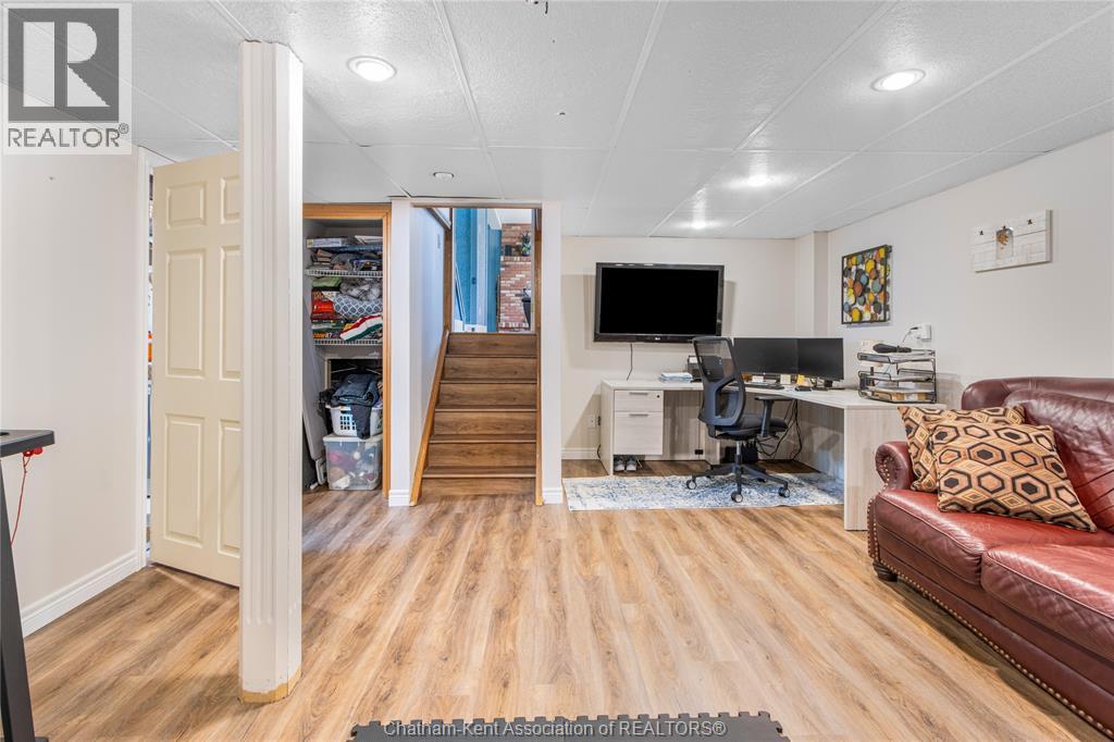 31 JEFFREY STREET West - 31