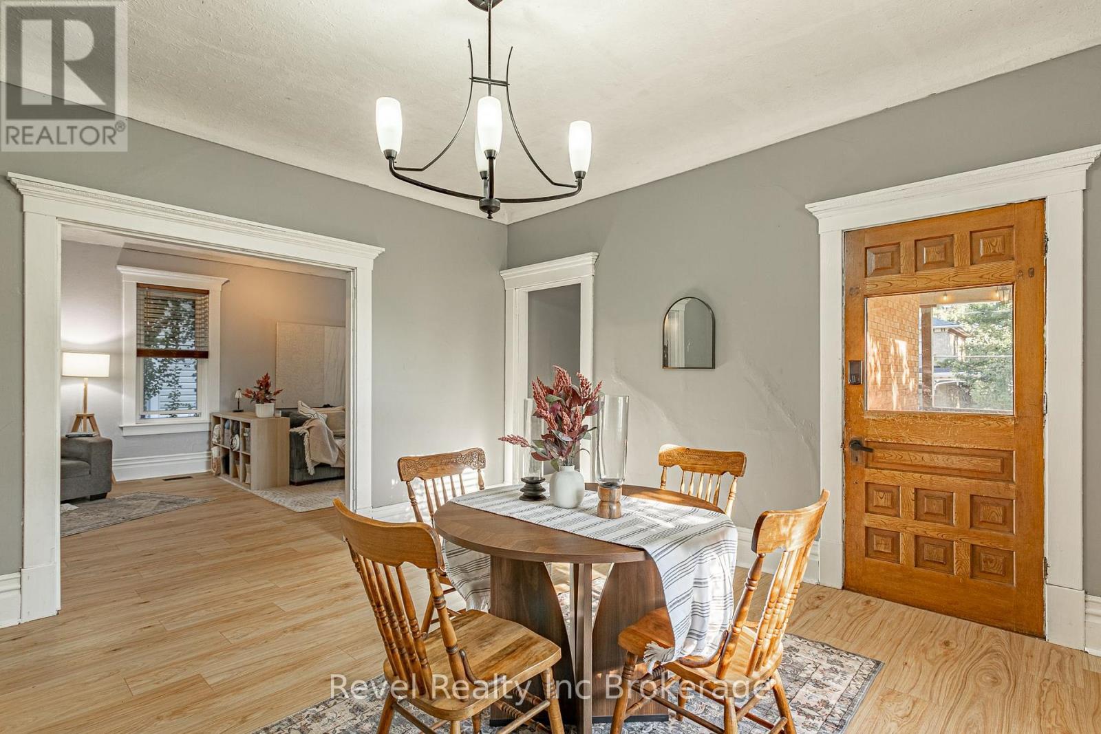 131 KING STREET E - 16