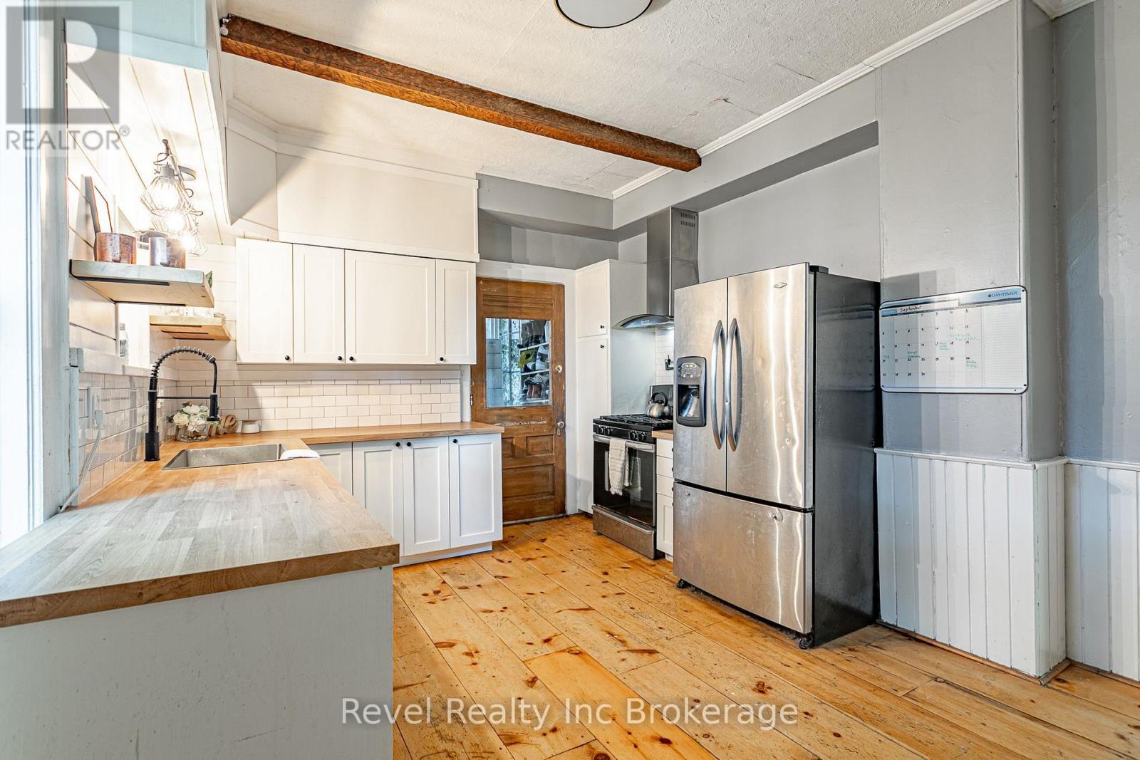 131 KING STREET E - 18
