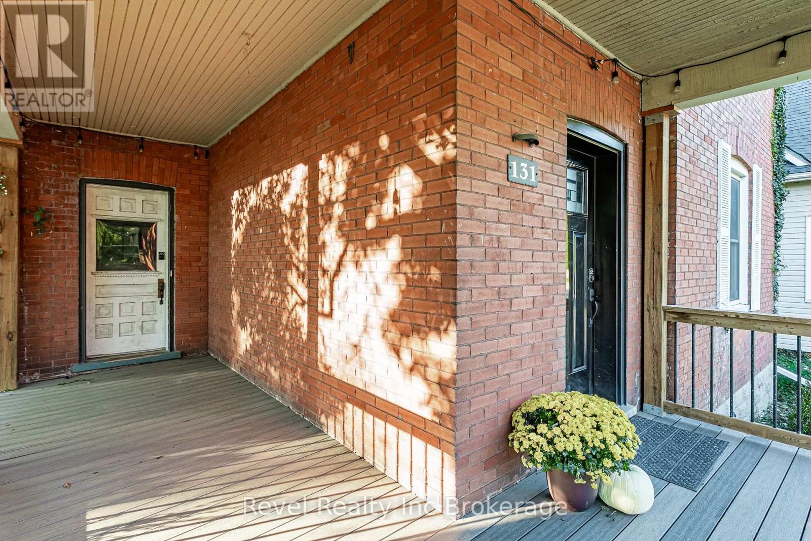 131 KING STREET E - 6