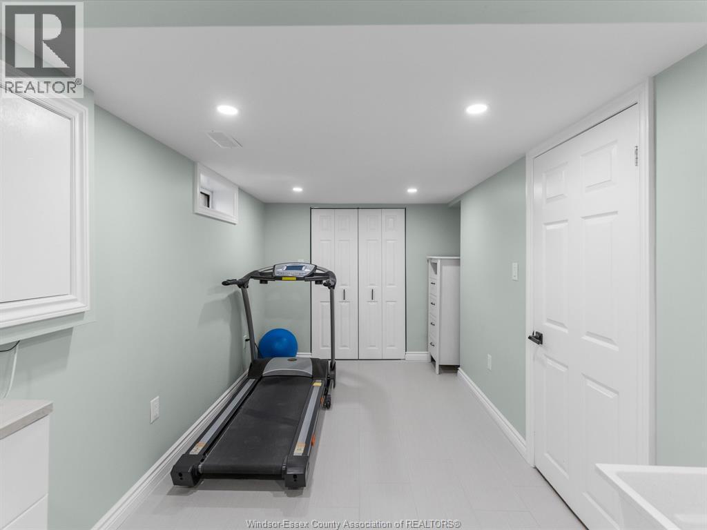 3265 Longfellow AVENUE - 28