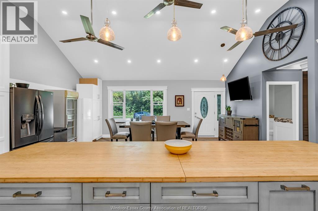 2125 Betts - 18