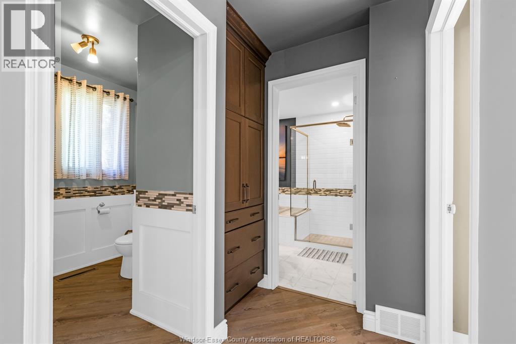 2125 Betts - 27