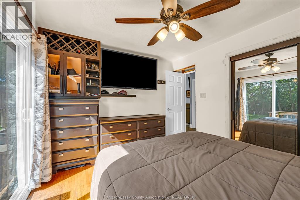 2125 Betts - 32