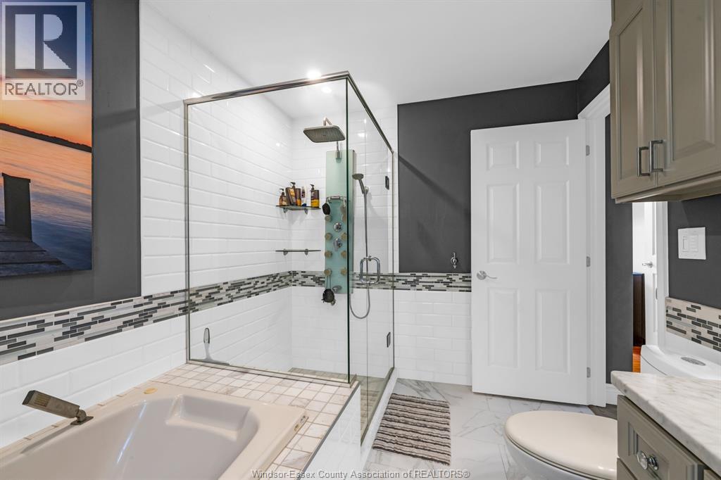 2125 Betts - 36