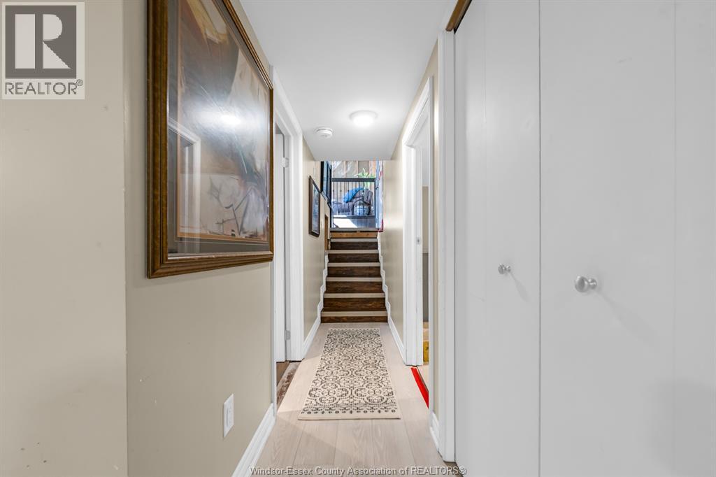 2125 Betts - 39