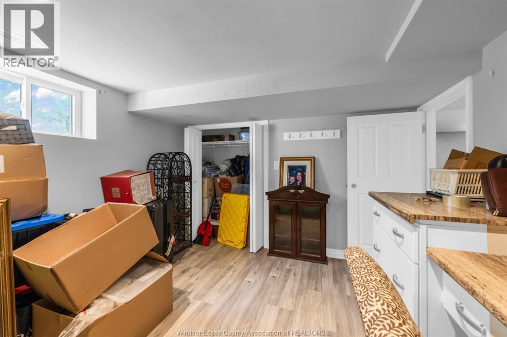2125 Betts - 50