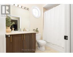 2 Leeds Court, Bracebridge), ON P1L0B7 Photo 40