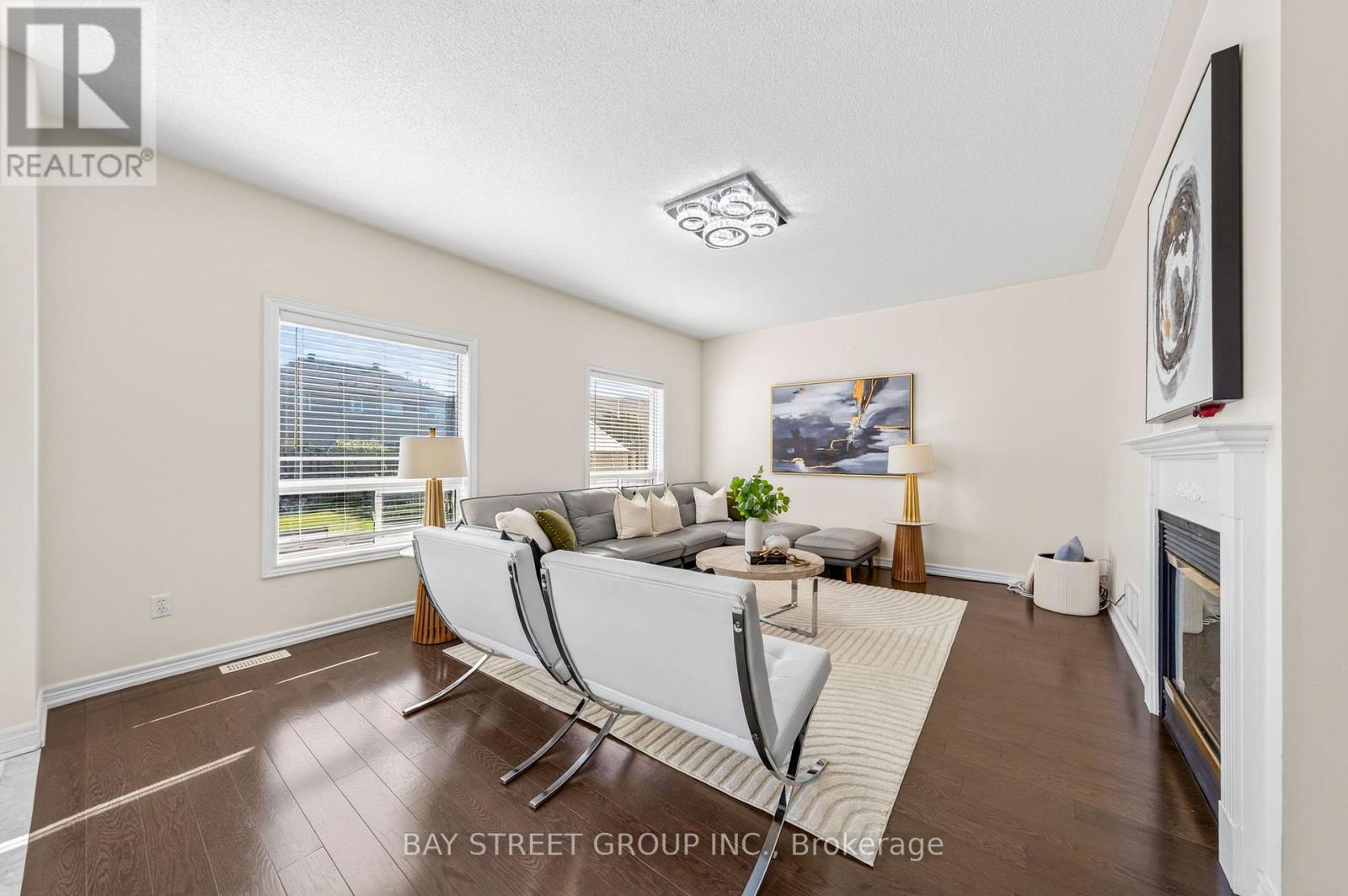 37 REMBRANDT DRIVE - 17