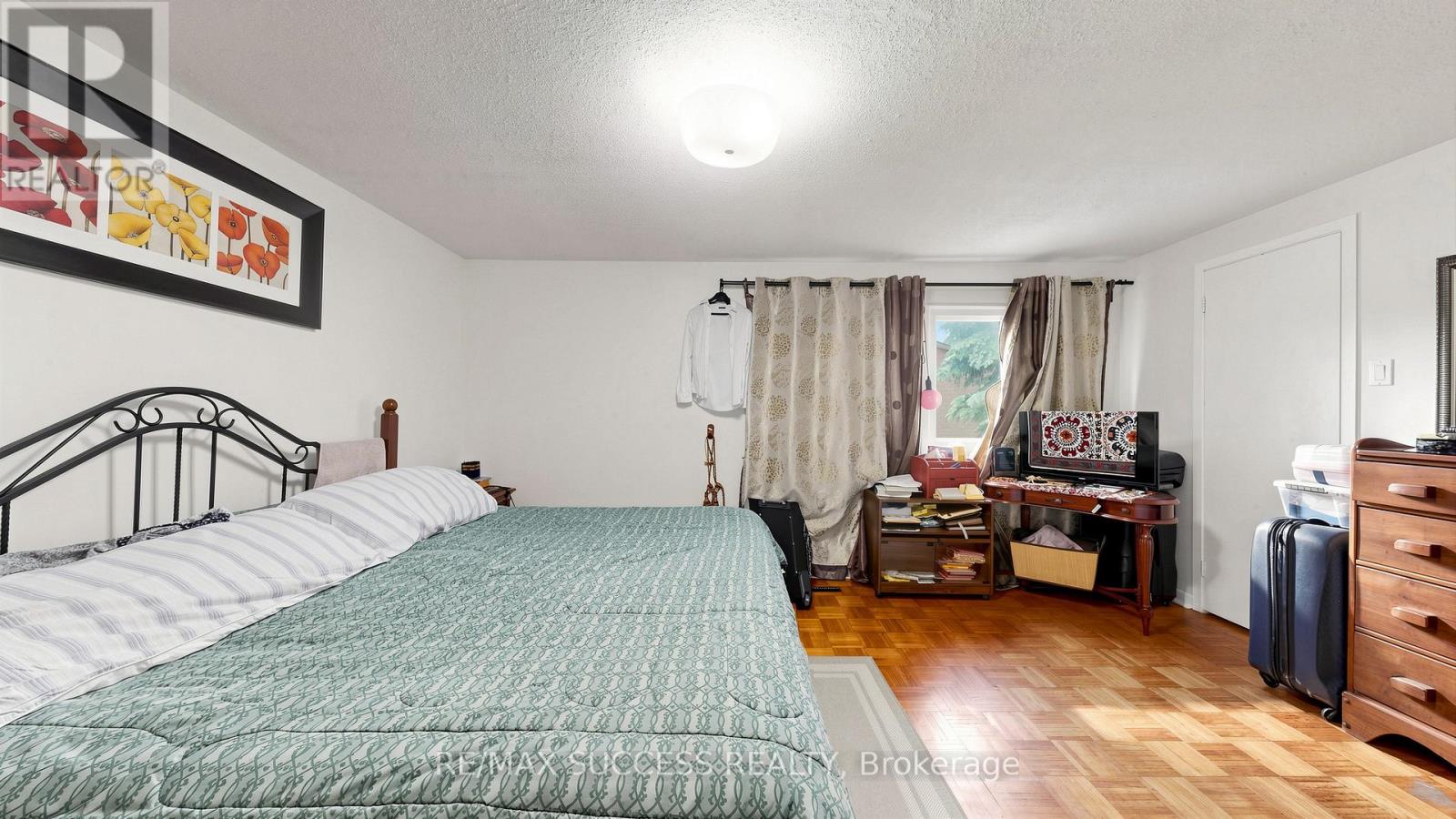 #19 2617 WINDWOOD DRIVE - 24