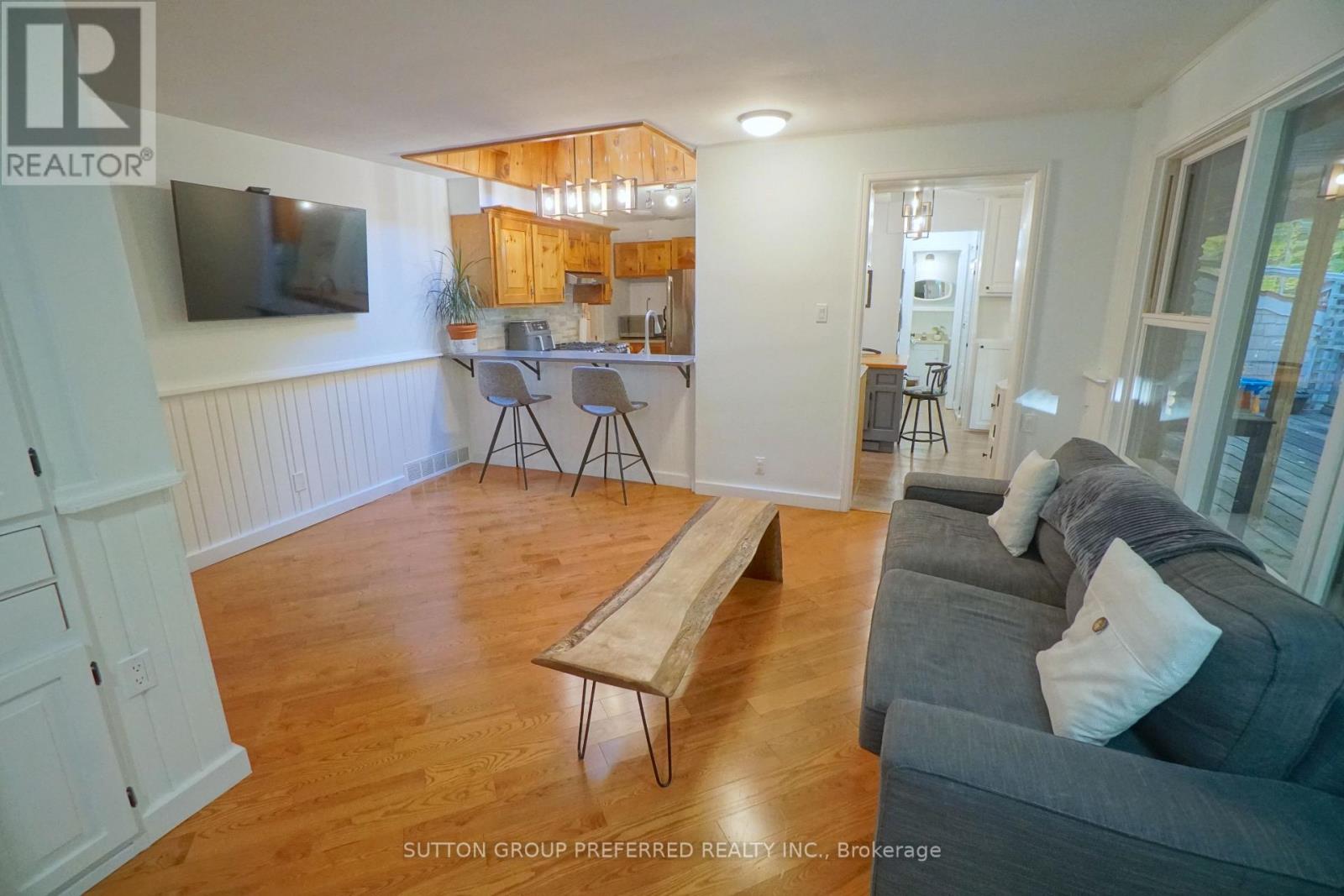 7 METAMORA CRESCENT - 10