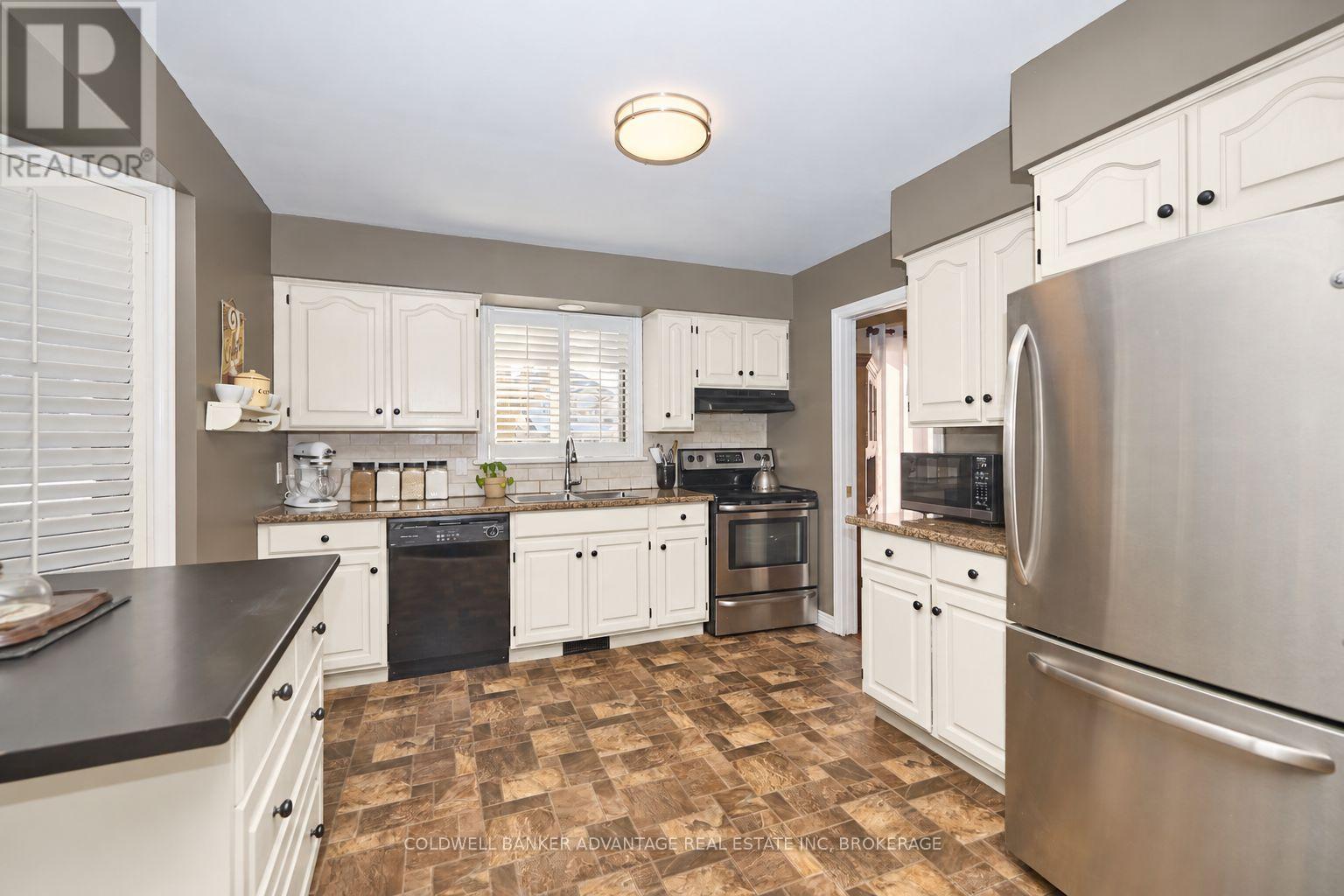 28 DIXON CRESCENT, Welland (N. Welland) — photo 5