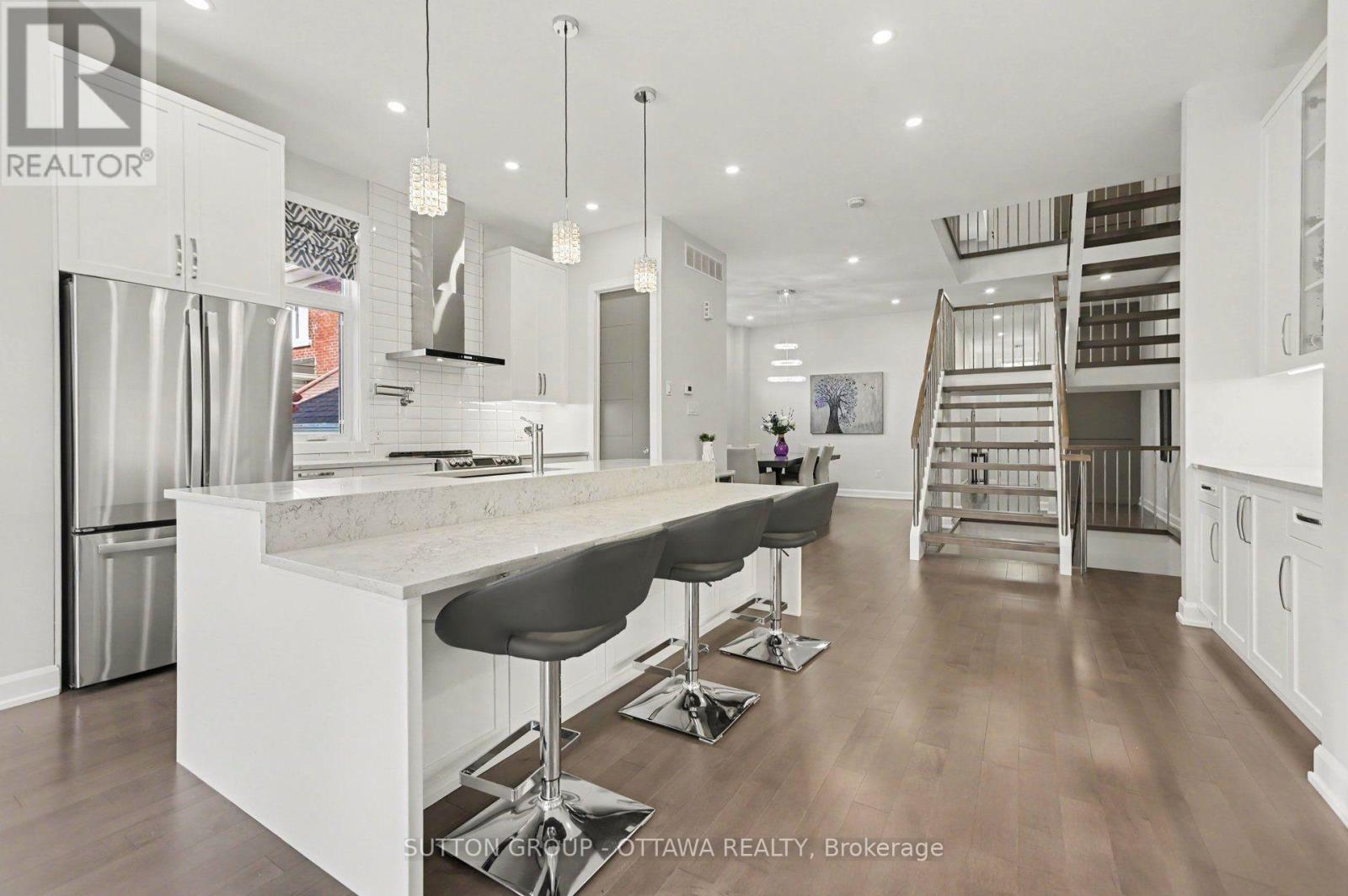 48B BYRON AVENUE - 10