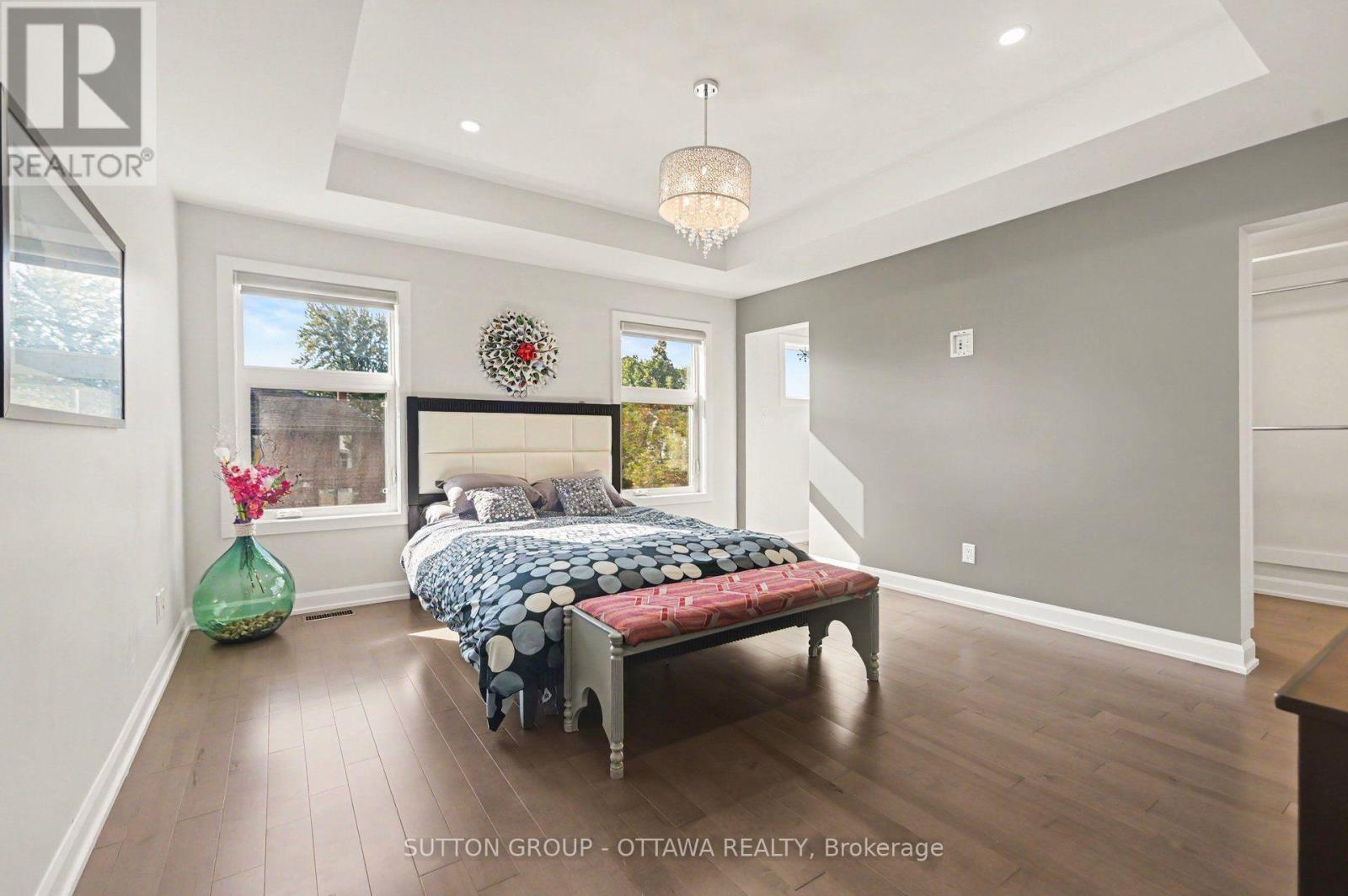 48B BYRON AVENUE - 18