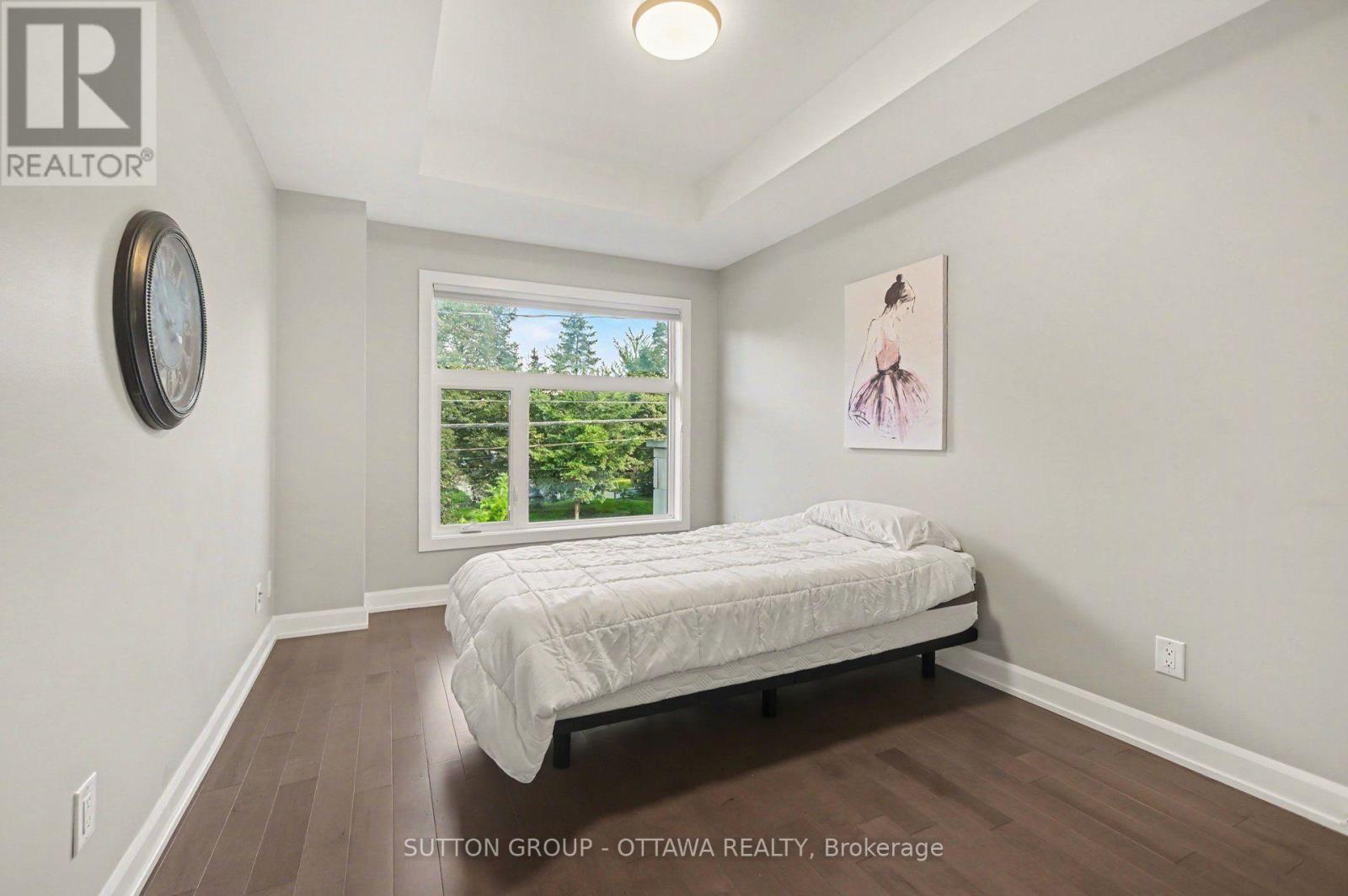 48B BYRON AVENUE photo 26