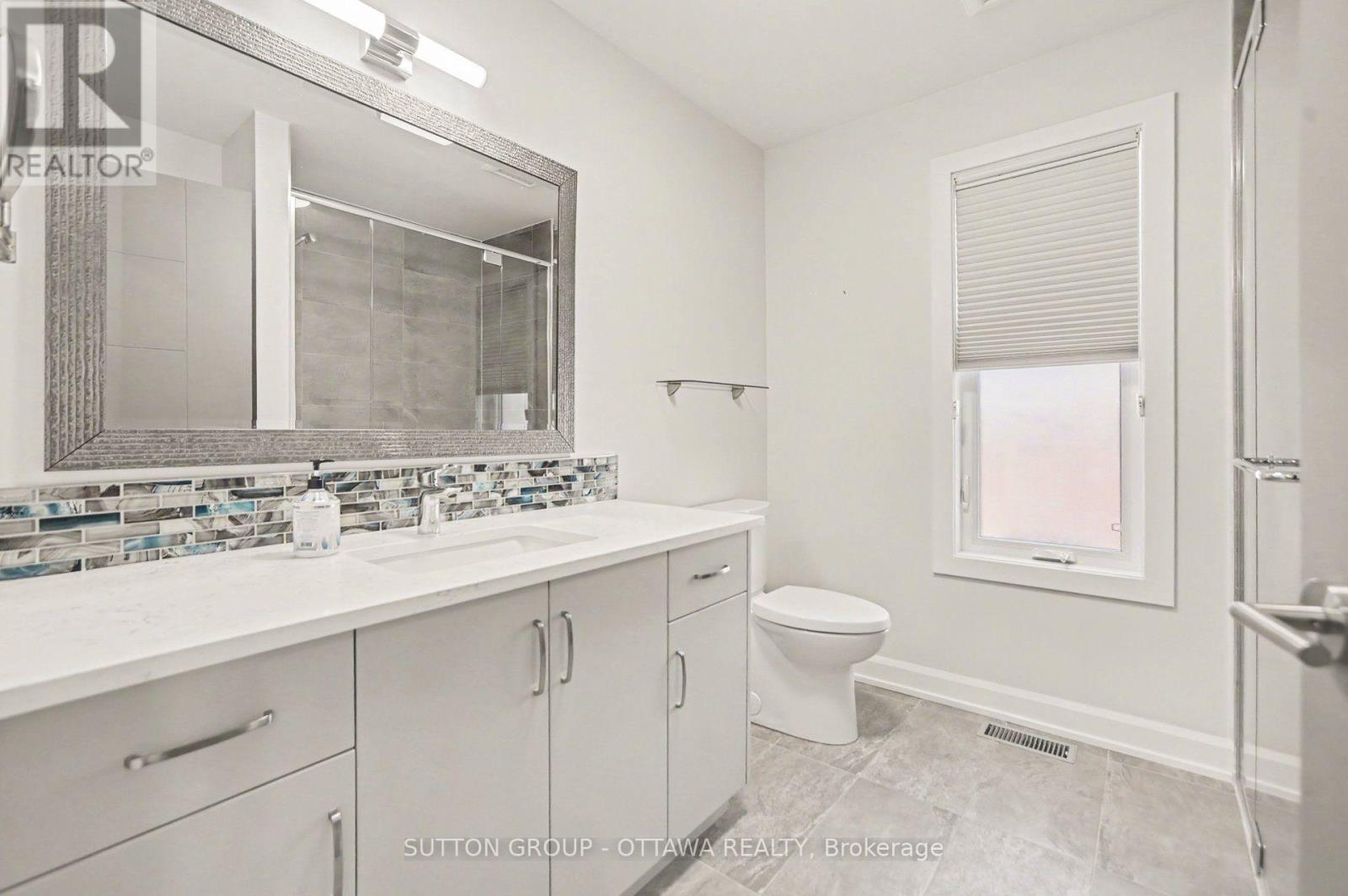 48B BYRON AVENUE photo 28