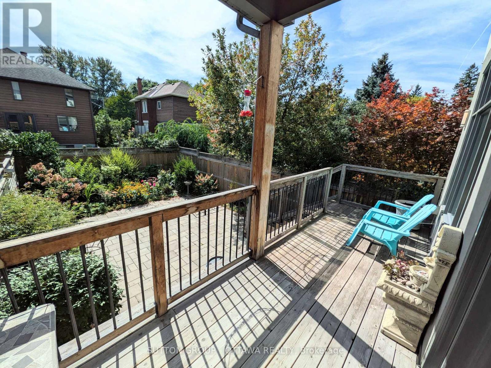 48B BYRON AVENUE photo 32